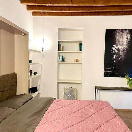 Design Studio Centro Storico Apartment Milan Luaran gambar