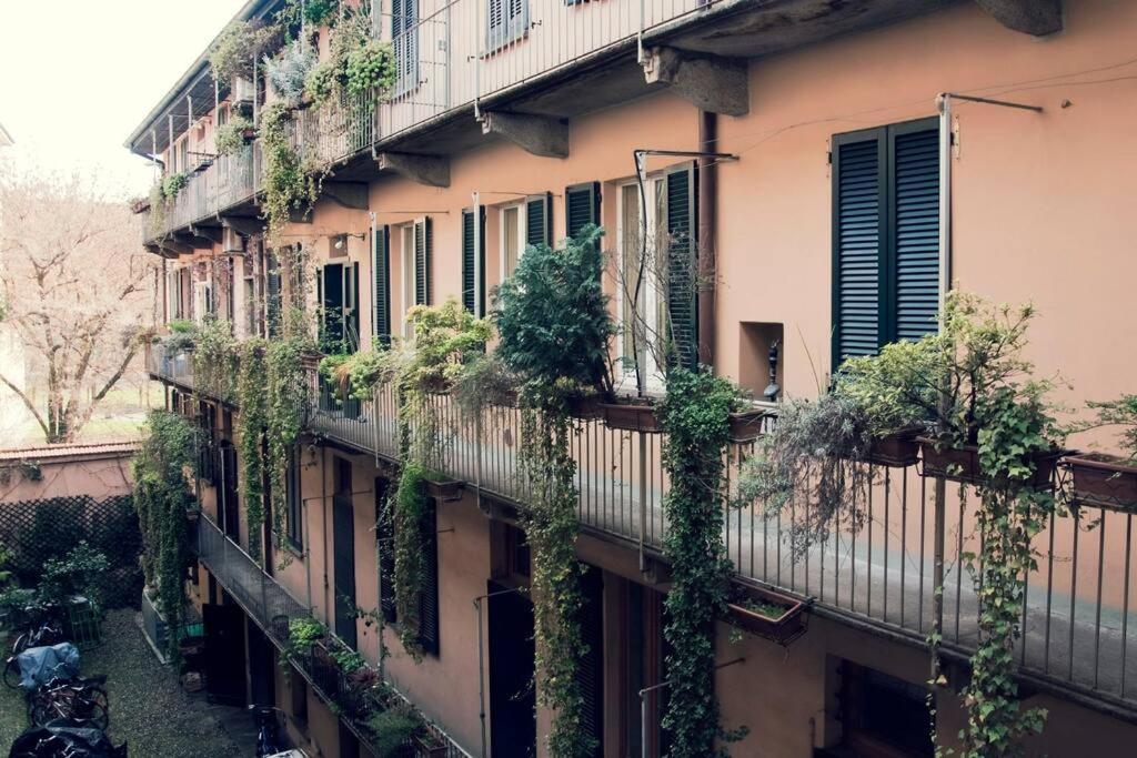 Design Studio Centro Storico Apartment Milan Luaran gambar