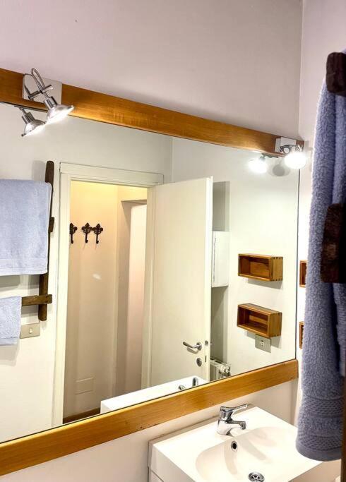 Design Studio Centro Storico Apartment Milan Luaran gambar