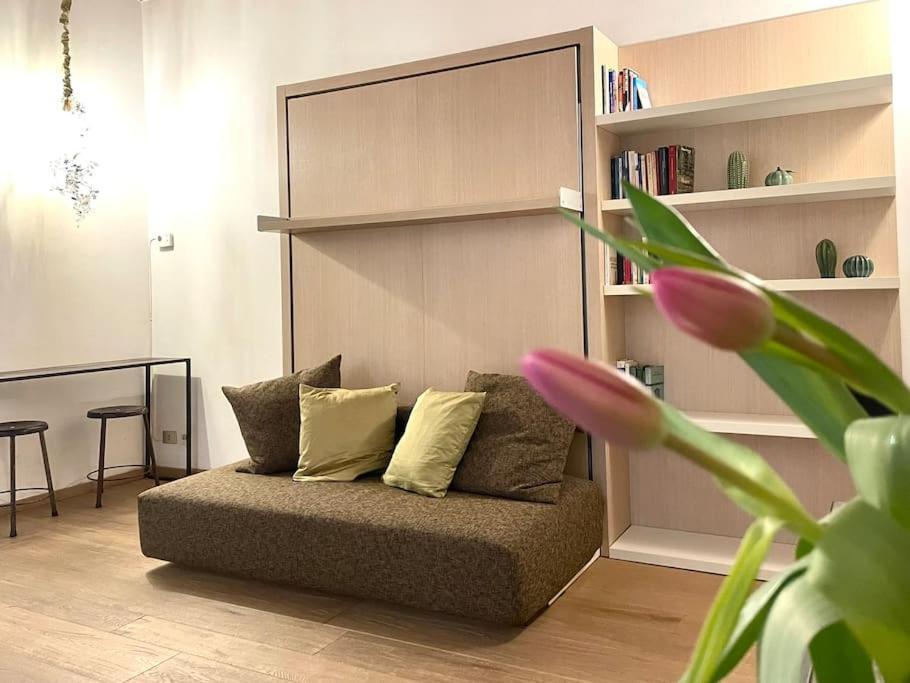 Design Studio Centro Storico Apartment Milan Luaran gambar